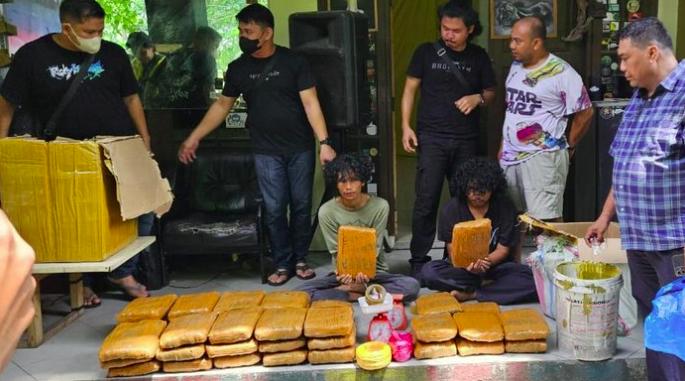 63 KG Ganja Ditemukan Di Kampus UIN Suska Riau